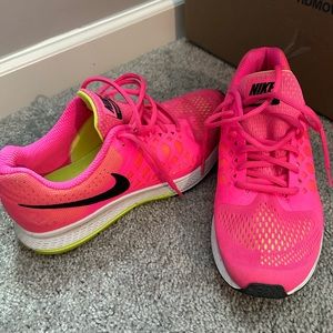 Women’s Nike Tennis Shoes